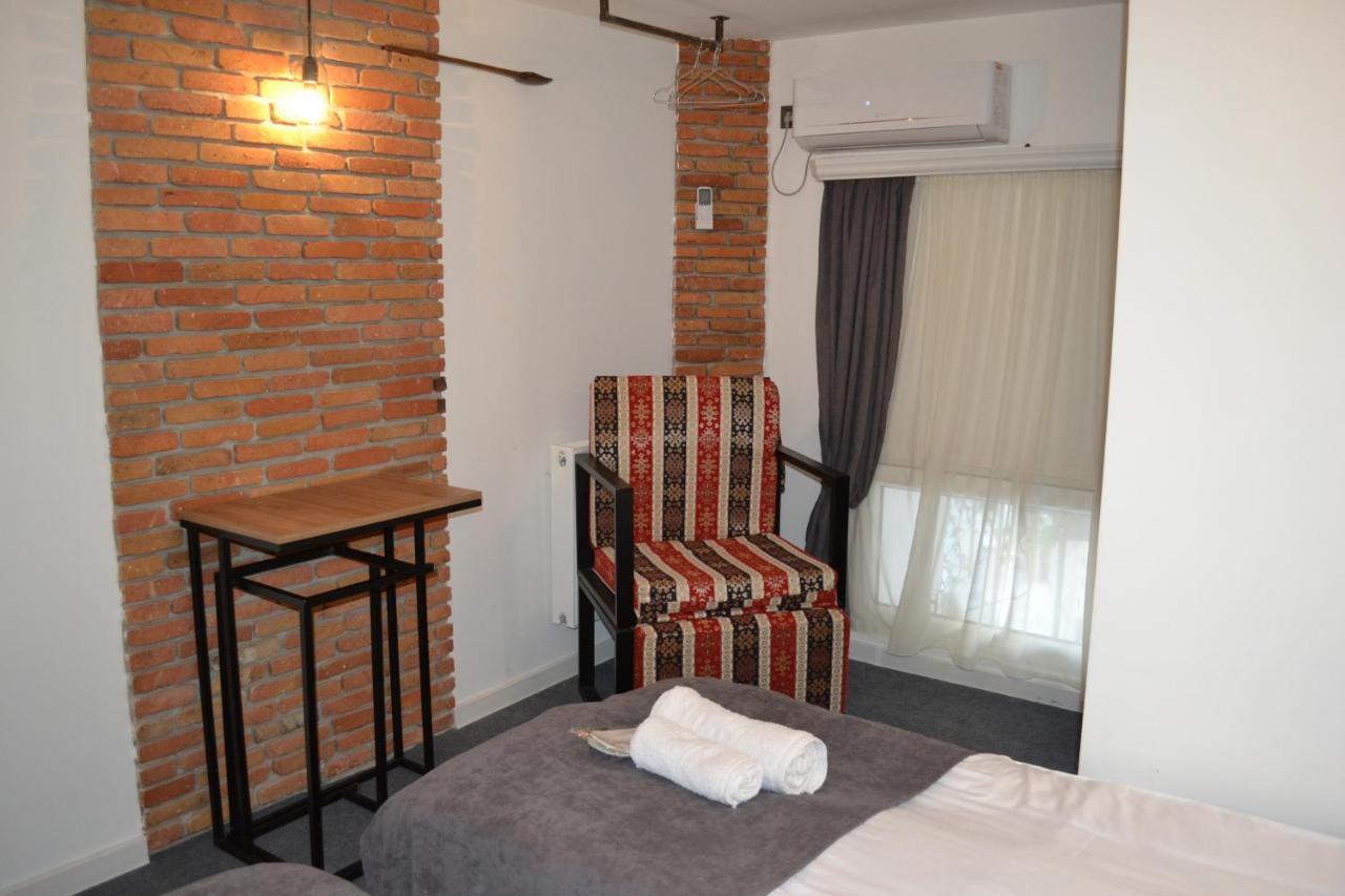 Hotel Baratashvili 12 Tbilisi ภายนอก รูปภาพ