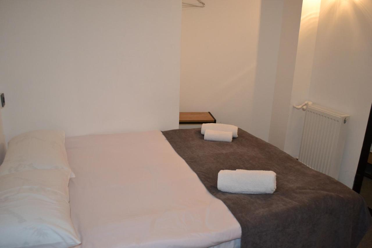 Hotel Baratashvili 12 Tbilisi ภายนอก รูปภาพ