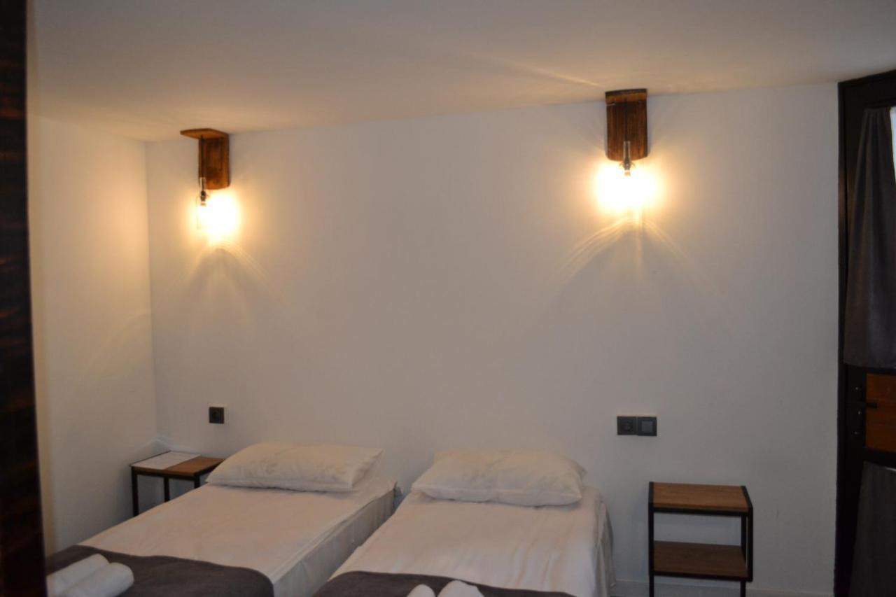 Hotel Baratashvili 12 Tbilisi ภายนอก รูปภาพ
