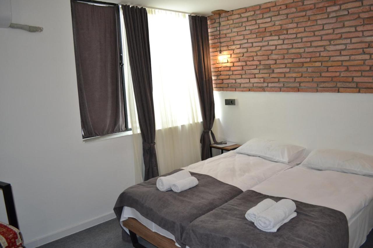 Hotel Baratashvili 12 Tbilisi ภายนอก รูปภาพ