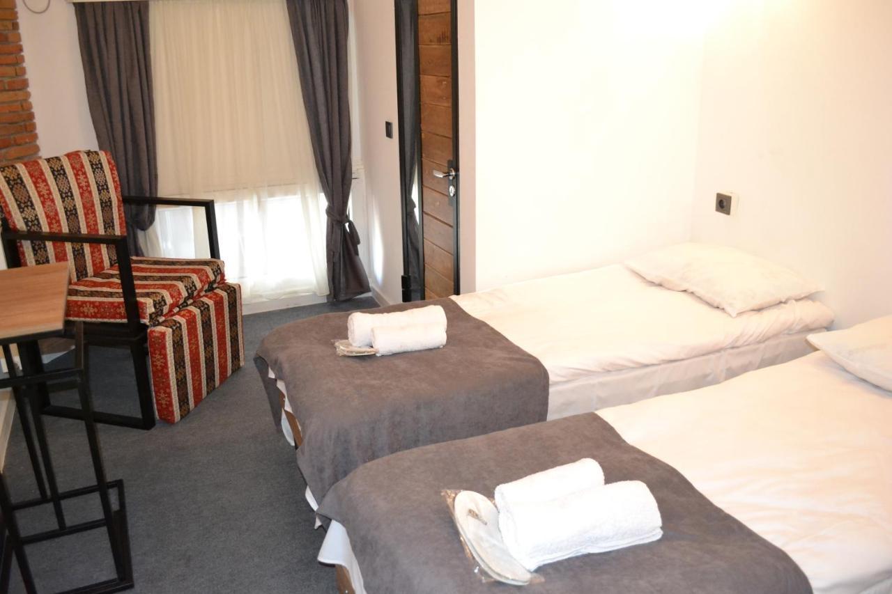 Hotel Baratashvili 12 Tbilisi ภายนอก รูปภาพ